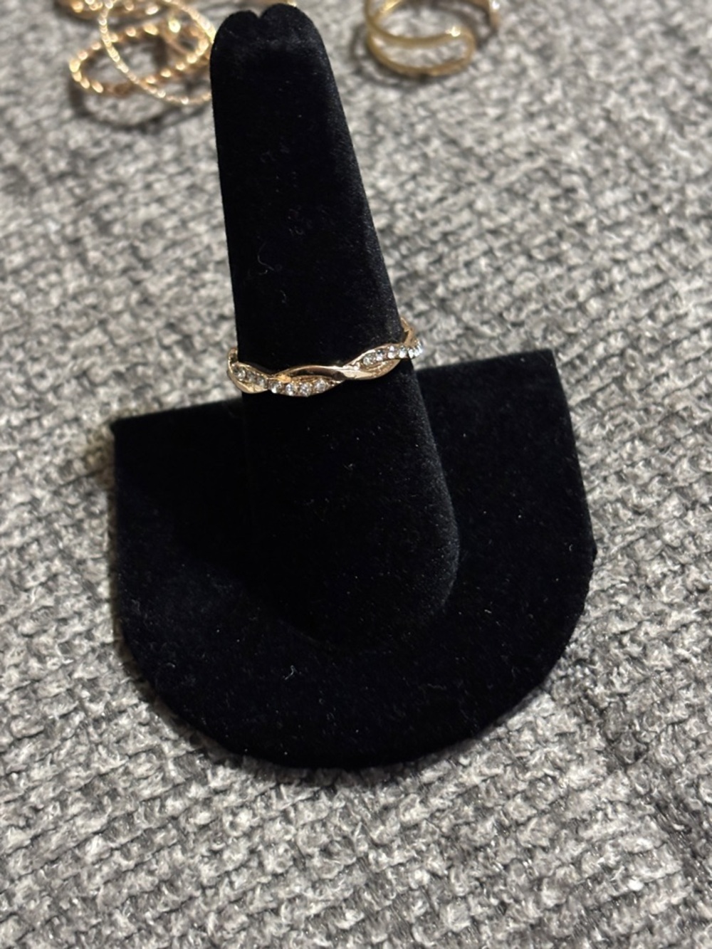 Gold-Tone Twisted Band Ring with Clear Stones - Women Jewelry size 8